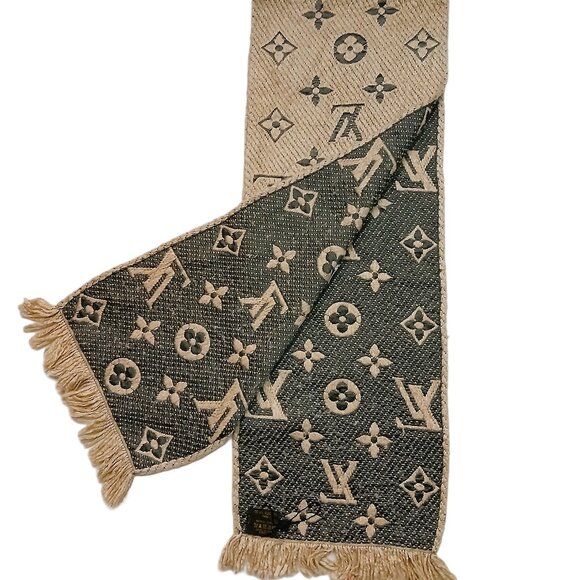 LOUIS VUITTON LV Monogram Beige/Tan & Gray Shine Scarf - Picture 6 of 14
